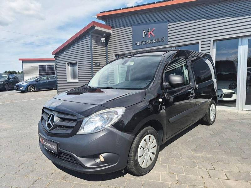 Schwarz Gebraucht 2017 Mercedes Citan 111 Van / Kleinbus | 8.900 € (Superpreis) - Bild 1/4