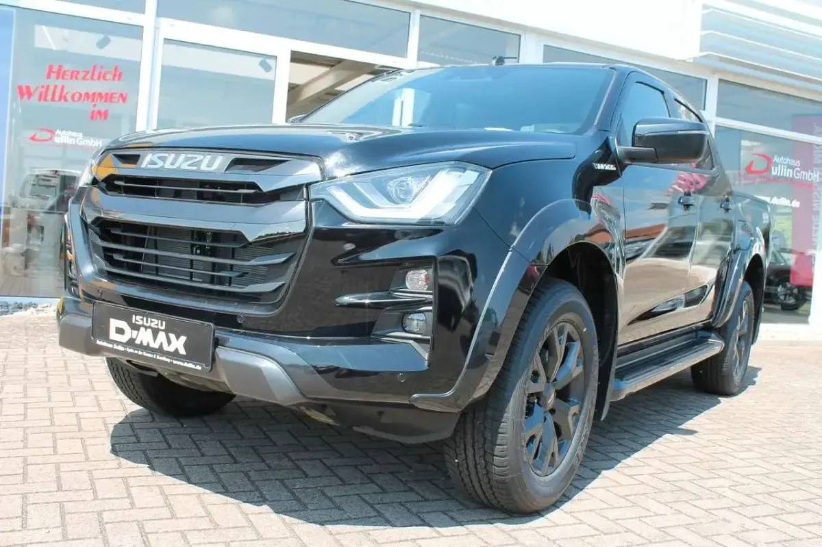 Neu Isuzu D-Max 163 PS (119 kW) 2025 Schwarz Pickup
