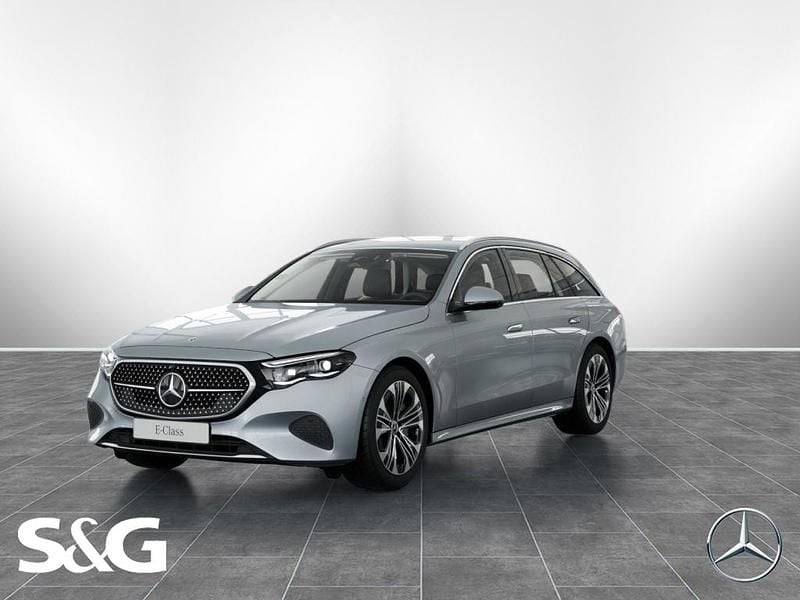 Gebraucht Mercedes E300 204 PS (150 kW) 2024 Metalliclack hightechsilber Kombi