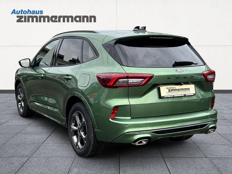Neu Ford Kuga ST-Line 186 PS (136 kW) 2025 Bursting green SUV