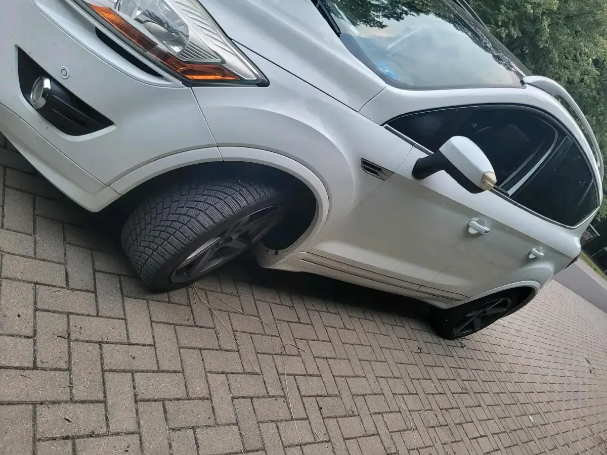 Gebraucht Ford Kuga 143 PS (105 kW) 2011 Weiß SUV