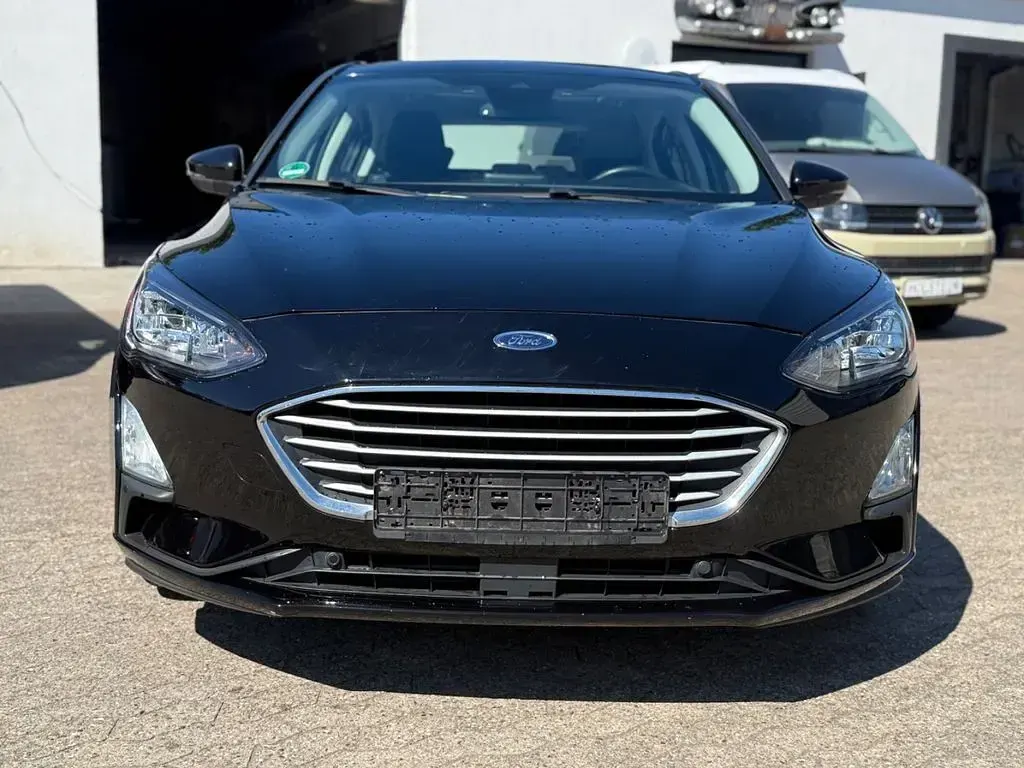 Gebraucht Ford Focus Cool & Connect 125 PS (91 kW) 2020 Schwarz Limousine