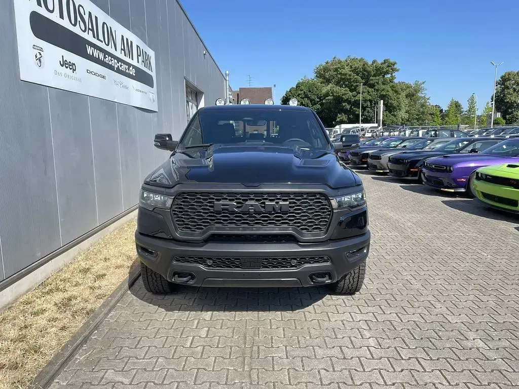 Gebraucht Dodge Ram 426 PS (313 kW) 2024 Diamond black (perleffekt) Pickup