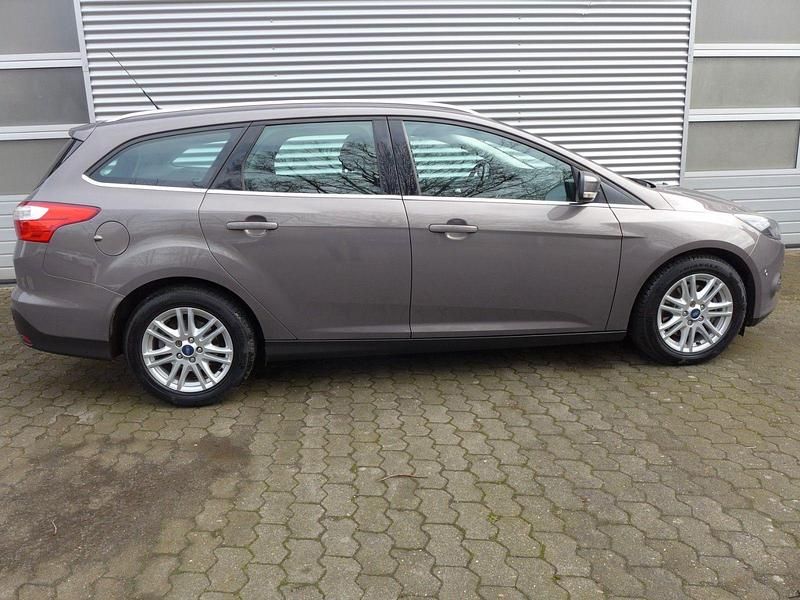 Gebraucht Ford Focus Titanium 150 PS (110 kW) 2014 Grau Kombi