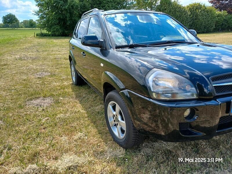 Schwarz Gebraucht 2009 Hyundai Tucson SUV | 3.050 € (Fairer Preis) - Bild 1/4