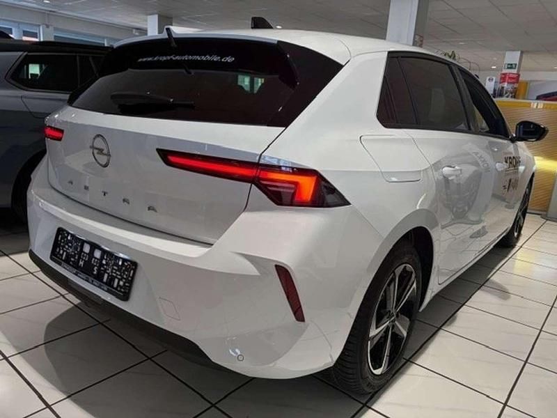 Neu Opel Astra Edition 131 PS (96 kW) 2025 Weiss Limousine