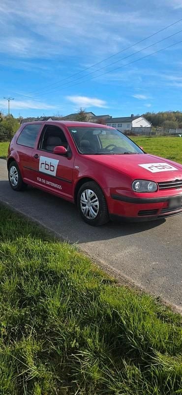 Gebraucht VW Golf IV 75 PS (55 kW) 2002 Rot Kleinwagen