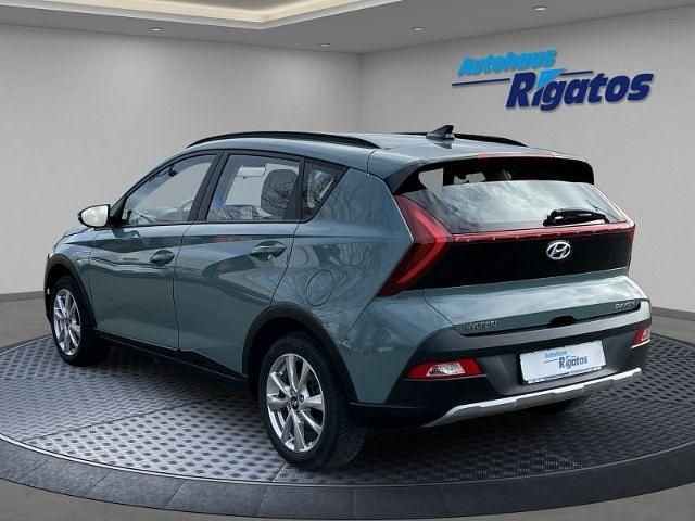 Gebraucht Hyundai Bayon Trend 101 PS (74 kW) 2024 Mangrove green / mic SUV