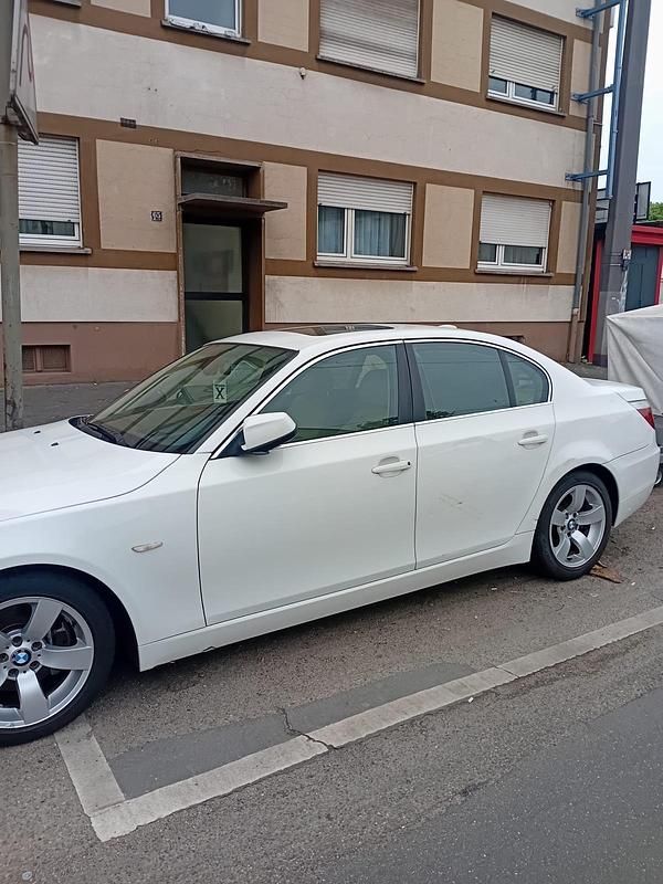 Second-hand BMW 525 197 CP (144 kW) 2009 Alb Berlinǎ