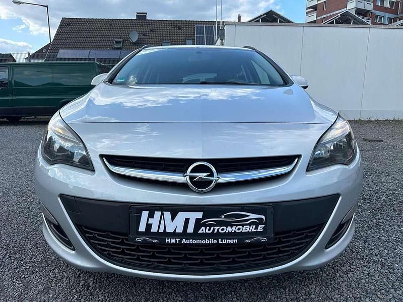 Gebraucht Opel Astra 110 PS (80 kW) 2014 Argon silber/ice silver (m2) Kombi