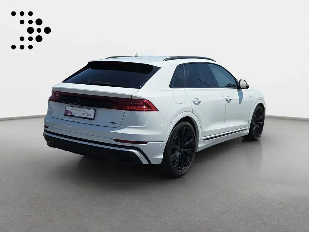 Gebraucht Audi Q8 S-Line 286 PS (210 kW) 2023 Gletscherweiß metallic SUV