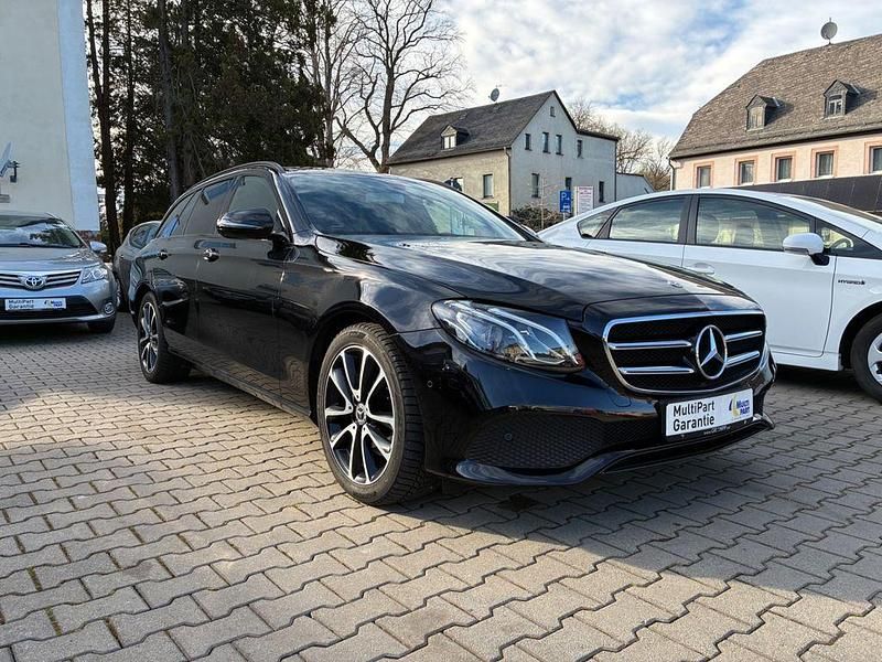Gebraucht Mercedes E200 197 PS (144 kW) 2020 Schwarz Kombi