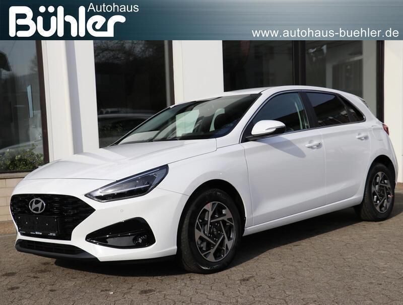 Atlas white uni Gebraucht 2024 Hyundai i30 Trend Limousine | 20.250 € (Guter Preis) - Bild 1/3