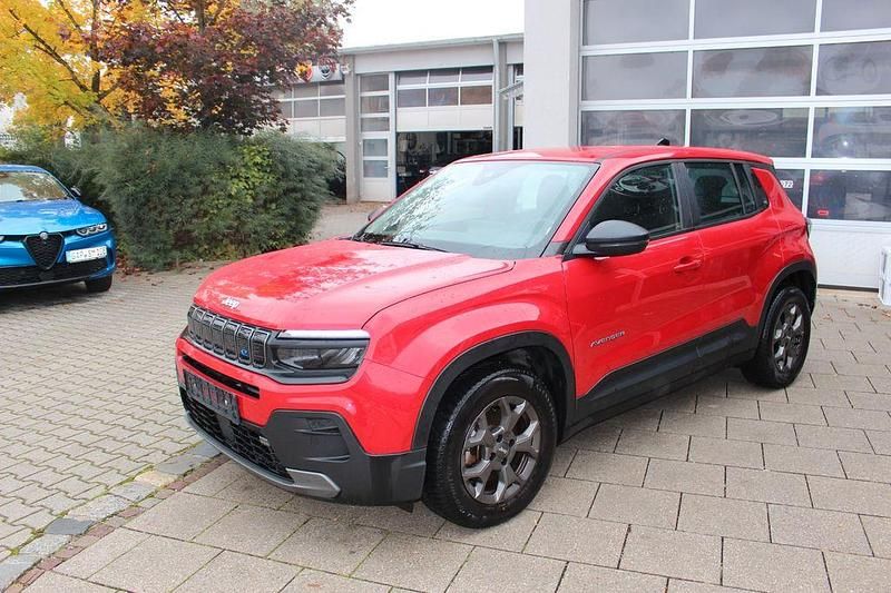 Solid red clear coat Gebraucht 2023 Jeep Avenger EV Longitude SUV | 19.900 € - Bild 1/4