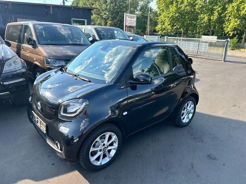 Schwarz Gebraucht 2016 Smart ForTwo Cabrio Cabrio | 10.999 € (Fairer Preis) - Bild 1/4