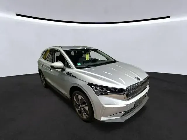 Gebraucht Skoda Enyaq iV Loft 210 kW (286 PS) 2025 Silber SUV