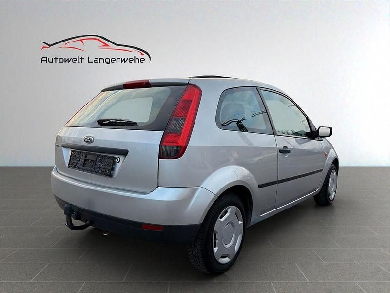 Gebraucht Ford Fiesta Trend 80 PS (58 kW) 2004 Grau Kleinwagen