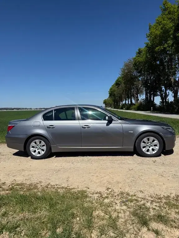 Brugt BMW 523 190 HK (139 kW) 2008 Grå Sedan