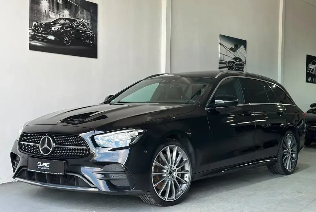 Gebraucht Mercedes E400 AMG line 330 PS (242 kW) 2022 Schwarz Limousine