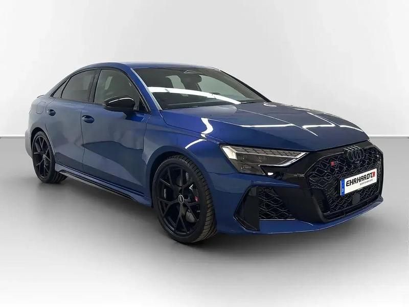 Neu Audi RS3 Ambiente 294 PS (216 kW) 2026 Blau Limousine