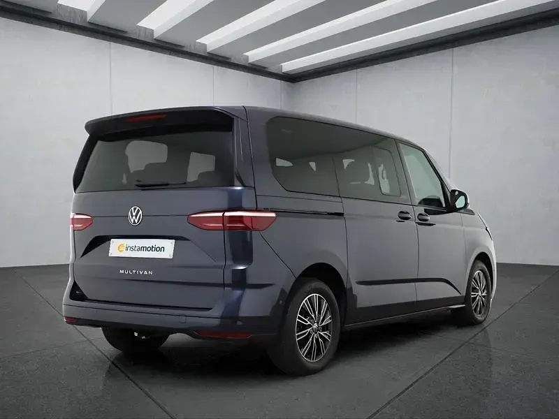 Używany VW Multivan 150 KM (110 kW) 2023 Niebieski Minivan