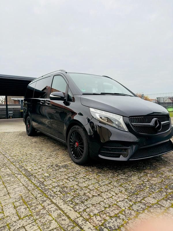 Gebraucht Mercedes V220 AMG 163 PS (119 kW) 2015 Schwarz Van / Kleinbus
