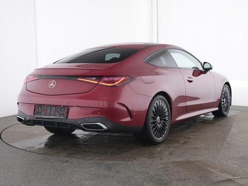 Gebraucht Mercedes 300 258 PS (189 kW) 2025 Manufaktur lack manufaktur patag (metallic) Coupé