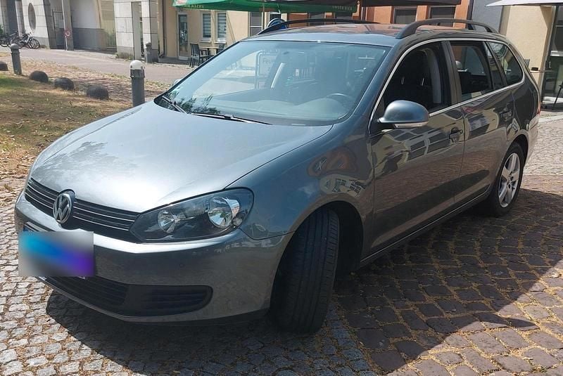 Gebraucht VW Golf VI 105 PS (77 kW) 2011 Grau Kleinwagen