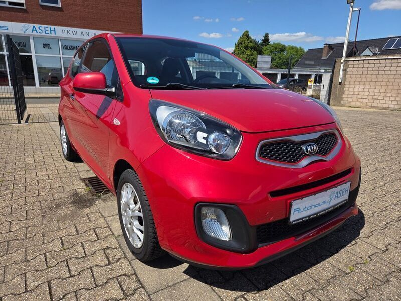 Rot Gebraucht 2014 Kia Picanto FIFA World Cup Edition Kleinwagen | 5.990 € (Fairer Preis) - Bild 1/4