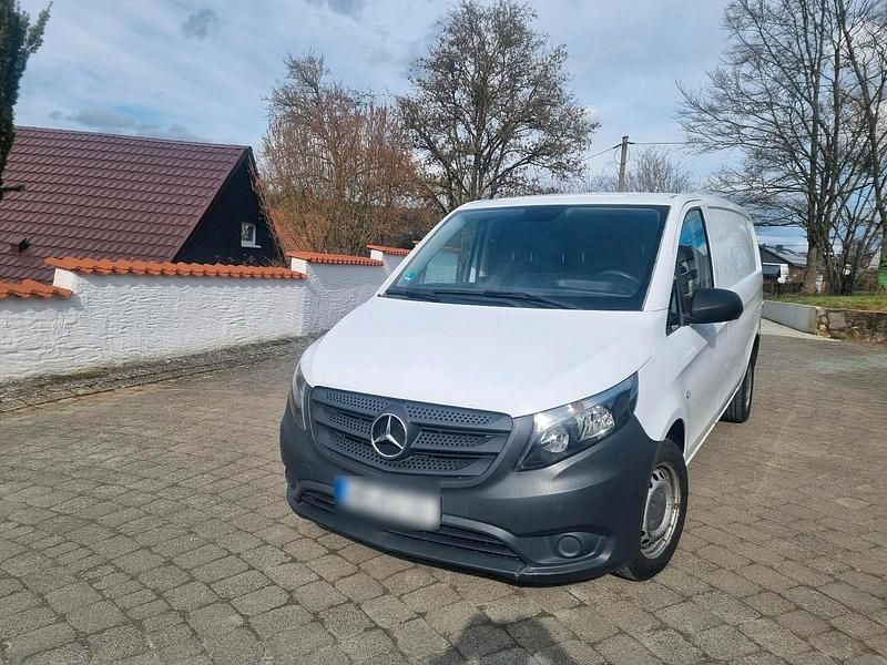 Gebraucht Mercedes Vito 114 PS (83 kW) 2017 Weiß Van