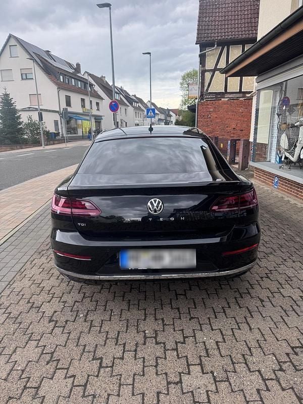 Second-hand VW Arteon Elegance 150 CP (110 kW) 2017 Negru Hatchback