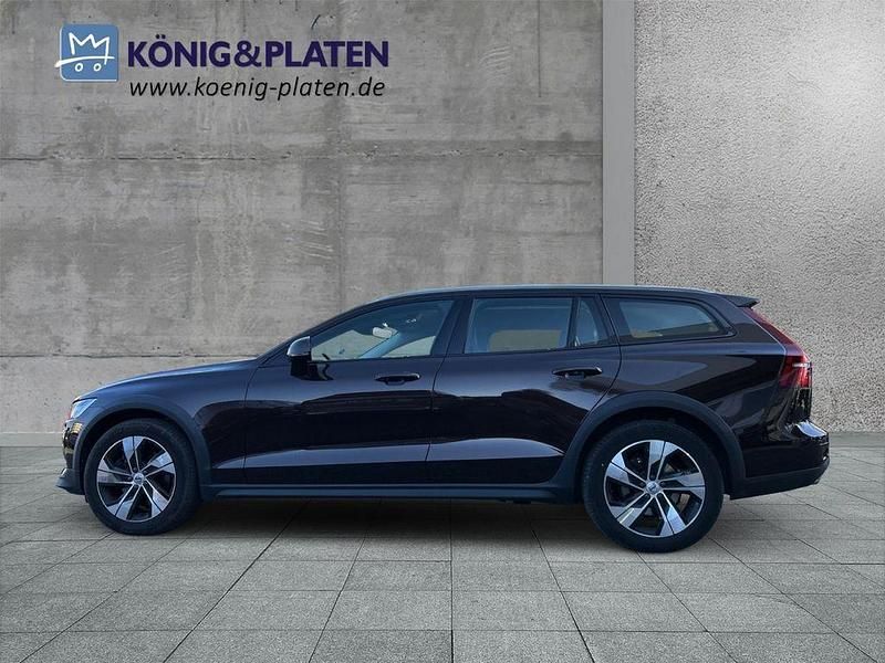 Gebraucht Volvo V60 CC Pro 197 PS (144 kW) 2021 Braun Kombi