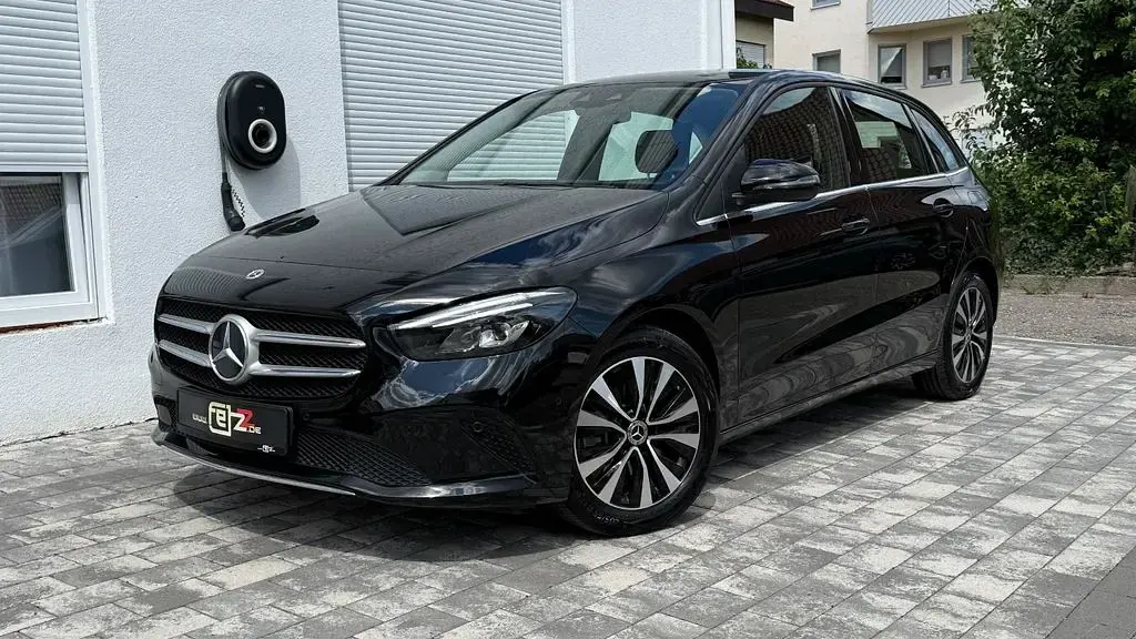 Gebraucht Mercedes B250e 218 PS (160 kW) 2022 Schwarz Kleinwagen