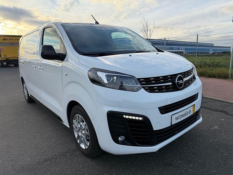 Weiß Gebraucht 2021 Opel Vivaro Edition Van | 25.999 € (Teuer) - Bild 1/3