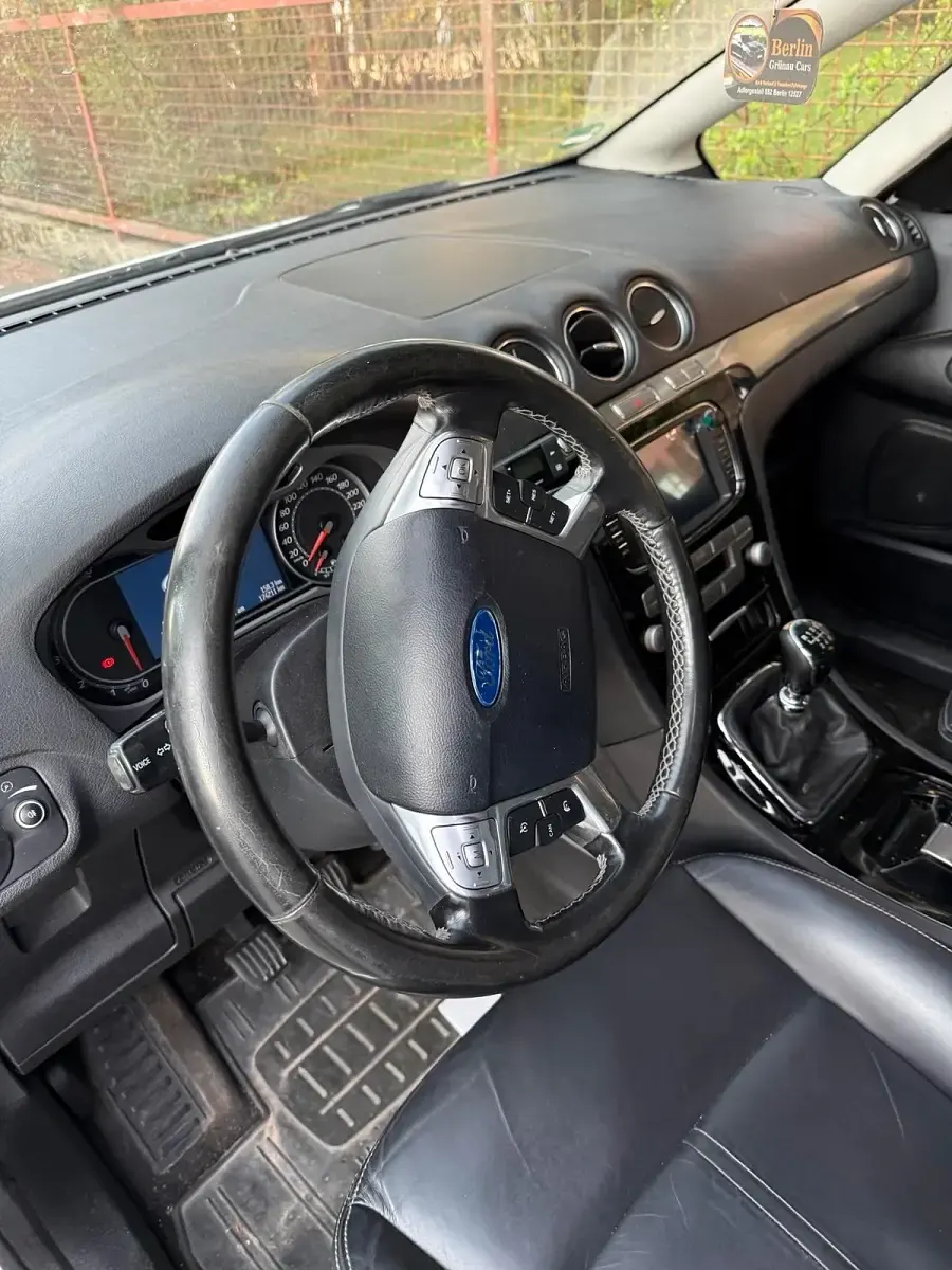 Gebraucht Ford S-MAX S 163 PS (119 kW) 2010 Weiß Van / Kleinbus