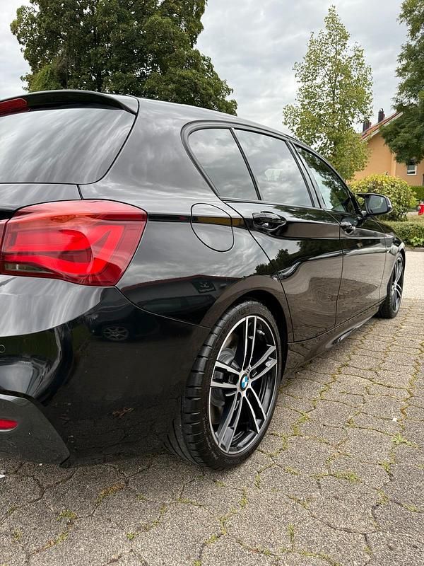 Schwarz Gebraucht 2018 BMW M140 M Sport Limousine | 29.000 € (Guter Preis) - Bild 1/4
