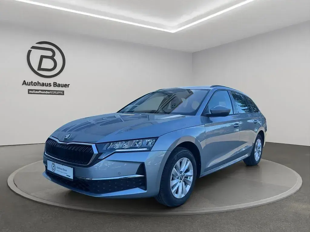 Neu Skoda Octavia Selection 150 PS (110 kW) 2026 Silber Limousine