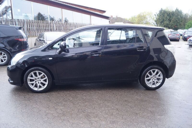Gebraucht Toyota Verso Life 150 PS (110 kW) 2010 Schwarz Van / Kleinbus