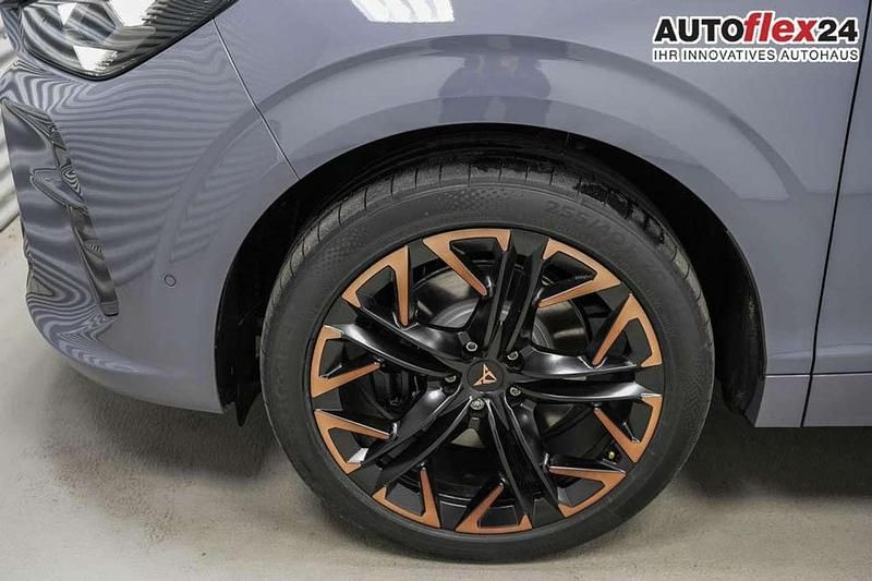 Neu Cupra Terramar VZ 265 PS (194 kW) 2025 Graphene grau metallic (r6) SUV