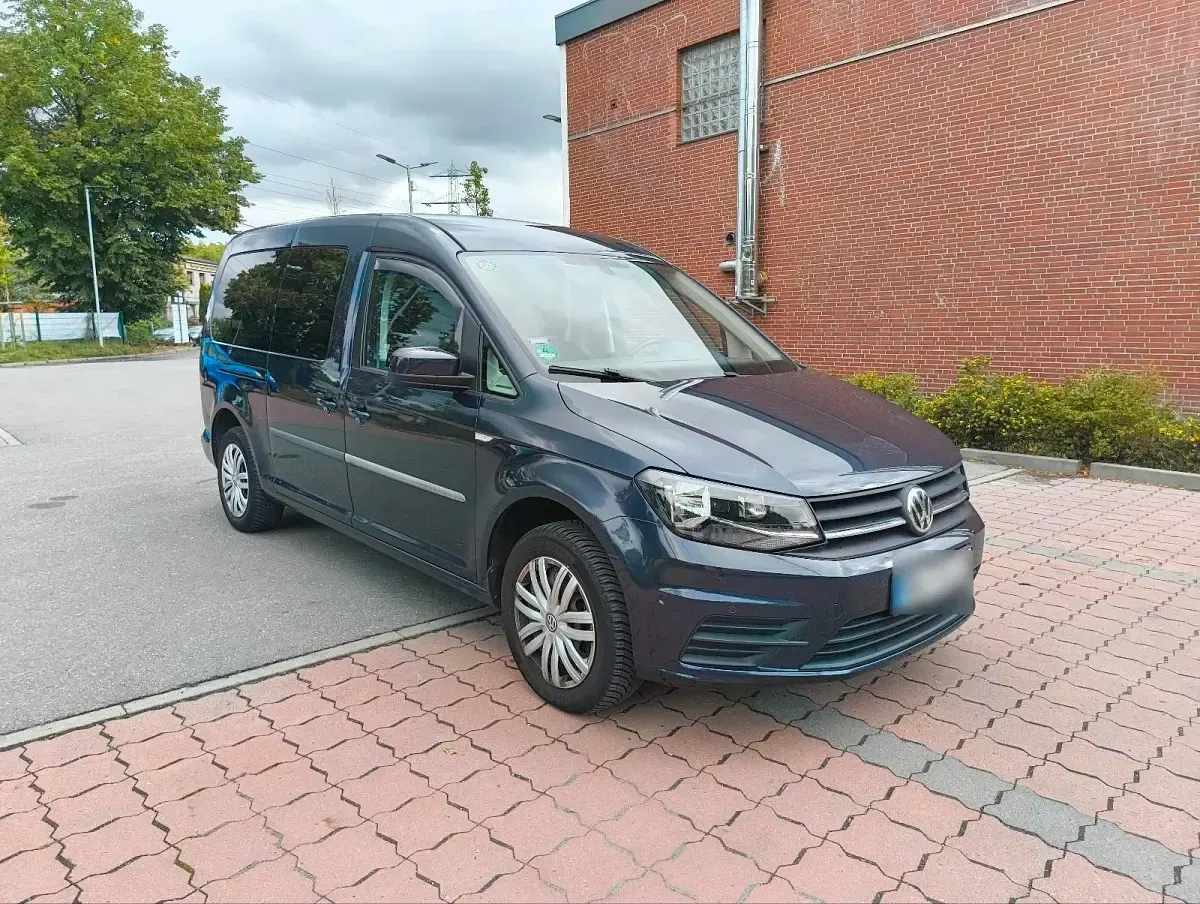 Gebraucht VW Caddy Maxi Trendline 125 PS (91 kW) 2016 Blau Van / Kleinbus
