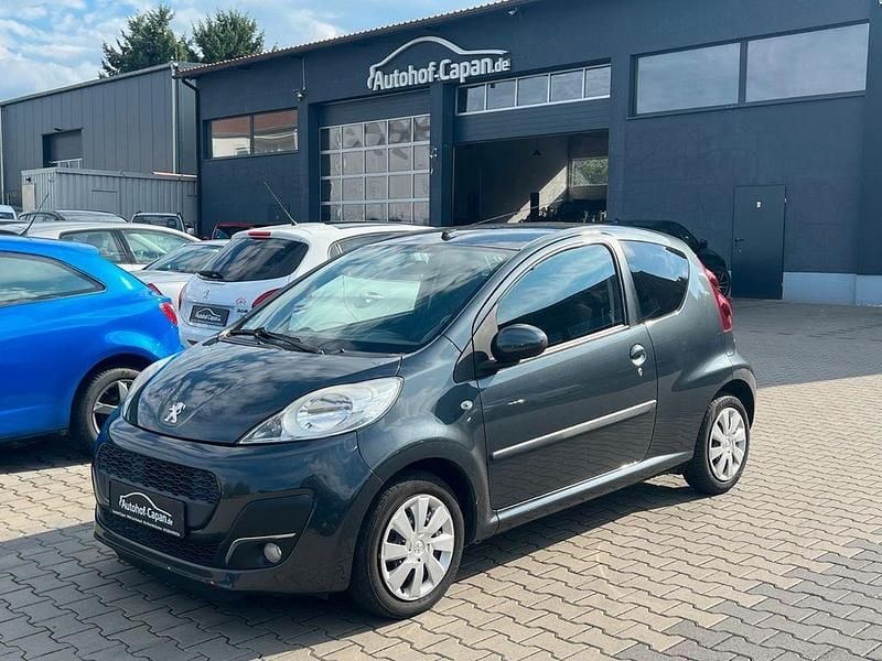 Gebraucht Peugeot 107 Active 68 PS (50 kW) 2013 Grau Kleinwagen
