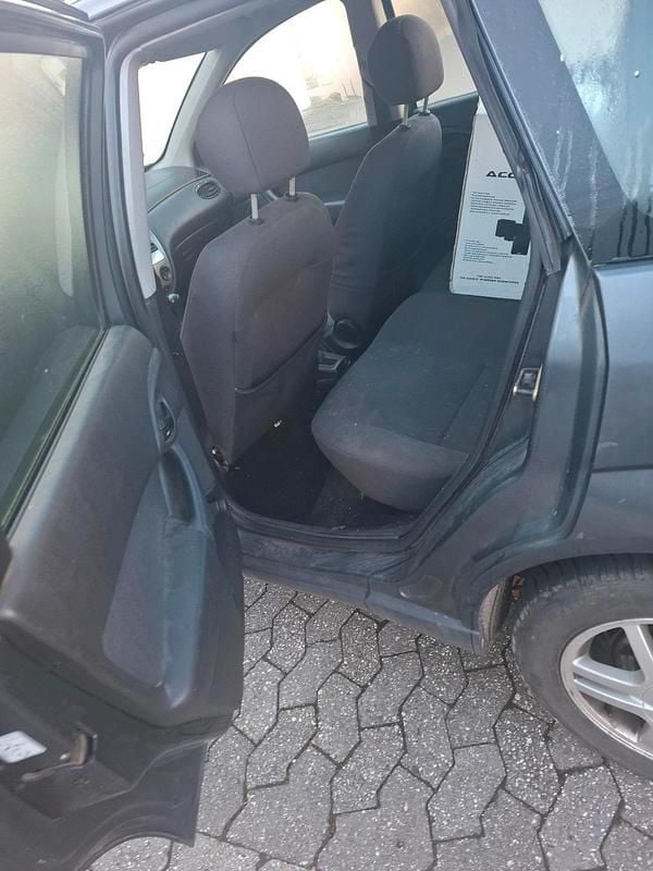 Gebraucht Ford Focus 101 PS (74 kW) 2003 Kombi