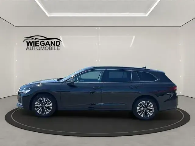 Gebraucht Skoda Superb Selection 150 PS (110 kW) 2025 Schwarz Kombi