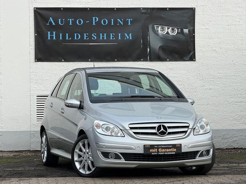 Silber Gebraucht 2006 Mercedes 170 Limousine | 5.990 € - Bild 1/4