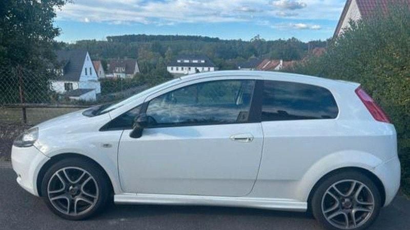 Gebraucht Fiat Punto Sport 95 PS (69 kW) 2009 Weiß Limousine