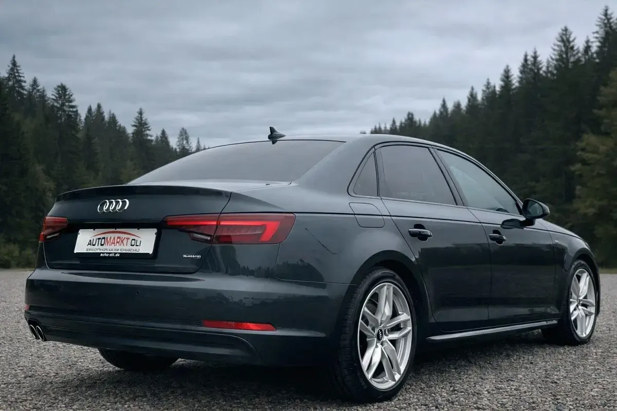 Gebraucht Audi A4 S-Line 190 PS (139 kW) 2017 Grau Limousine