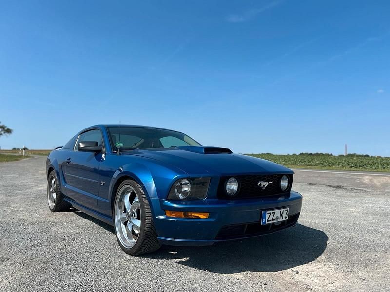 Blau Gebraucht 2006 Ford Mustang GT Coupé | 12.000 € (Fairer Preis) - Bild 1/4