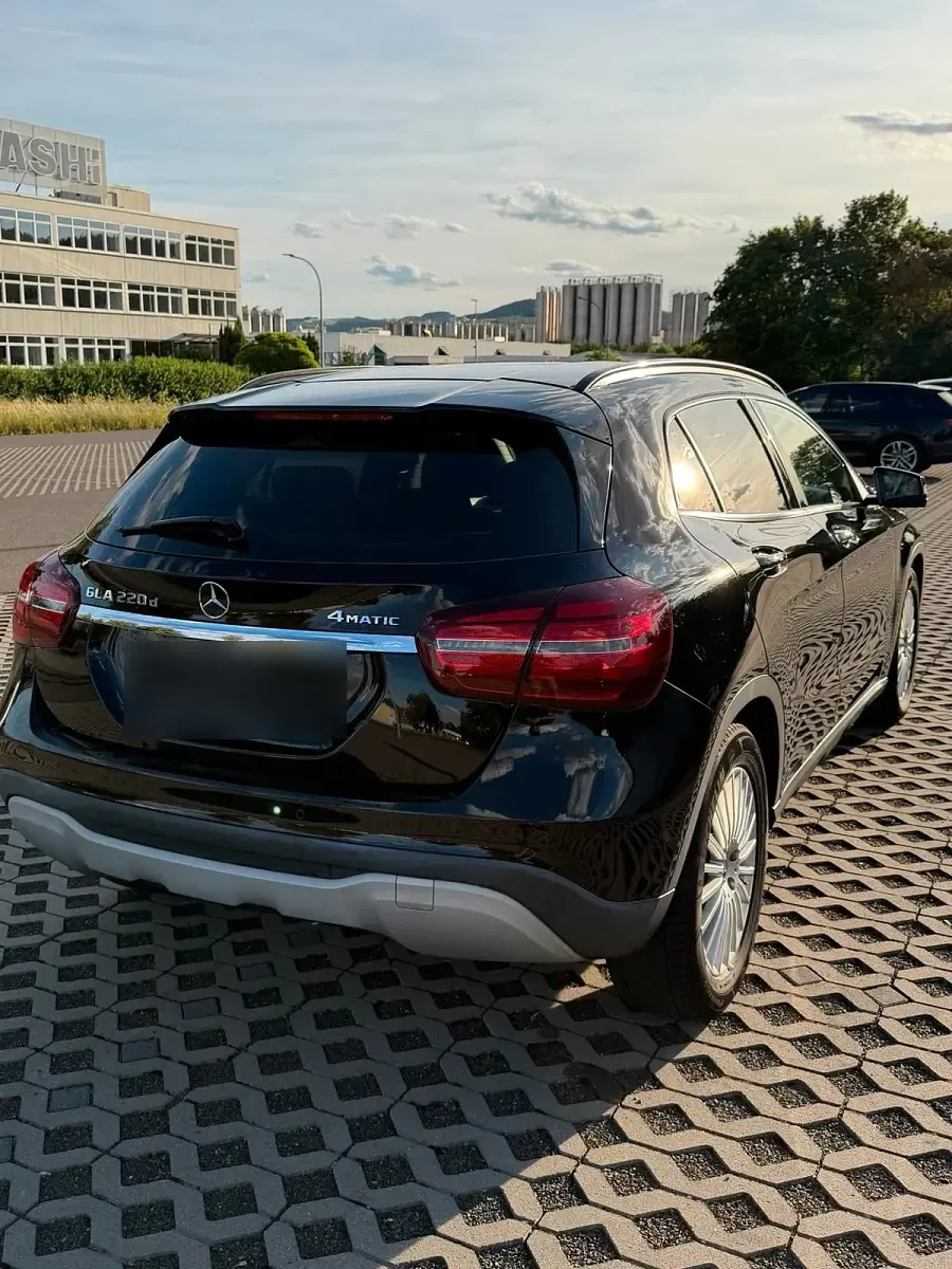 Gebraucht Mercedes GLA220 170 PS (125 kW) 2018 Schwarz SUV