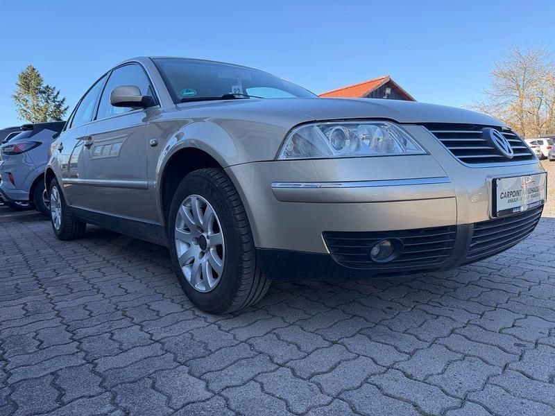 Gebraucht VW Passat Highline 116 PS (85 kW) 2001 Gold Limousine