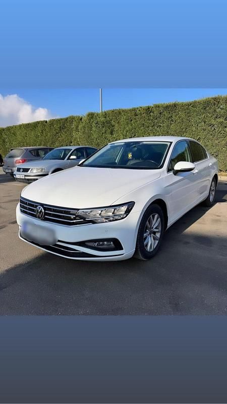 Gebraucht VW Passat 150 PS (110 kW) 2021 Weiß Limousine